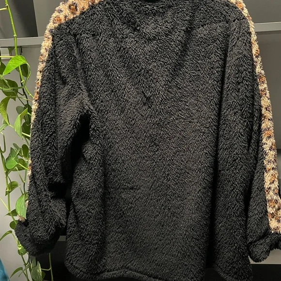 4/ $20 Suzanne Betro Black Sherpa 1/4 Zip Pullover with Leopard Trim - Picture 2 of 6